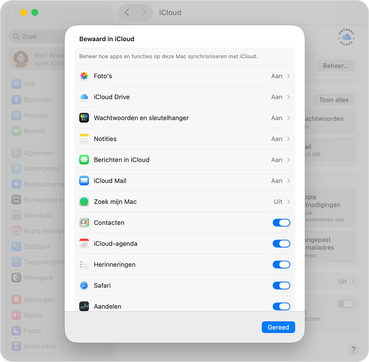 macOS-scherm met het menu 'Bewaard in iCloud'. 'Zoek mijn Mac' is momenteel uitgeschakeld.