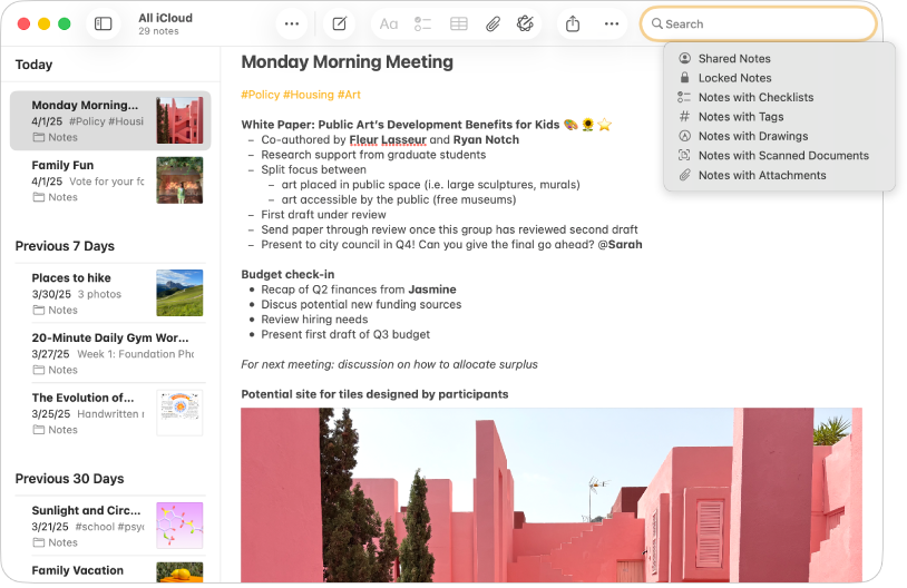 Ein Fenster der App „Notizen“ auf deinem Mac. Die Person hat auf die Taste „Suchen“ geklickt, um eine Suche in „Notizen“ zu starten. Das Suchfeld bleibt leer. Empfohlene Suchen werden angezeigt, einschließlich geteilte Notizen, gesperrte Notizen, Notizen mit Checklisten, Notizen mit Tags, Notizen mit Zeichnungen, Notizen mit gescannten Dokumenten und Notizen mit Anhängen.